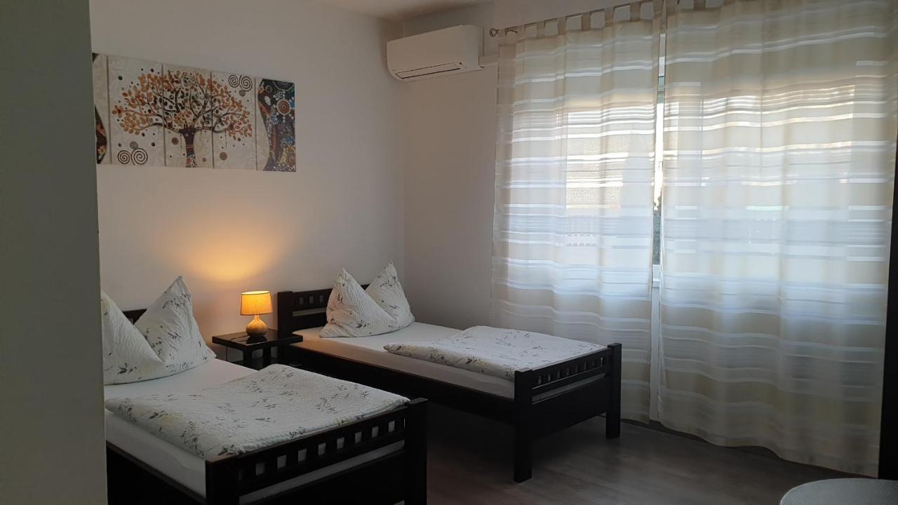 Pension Diana-Parndorf Luaran gambar