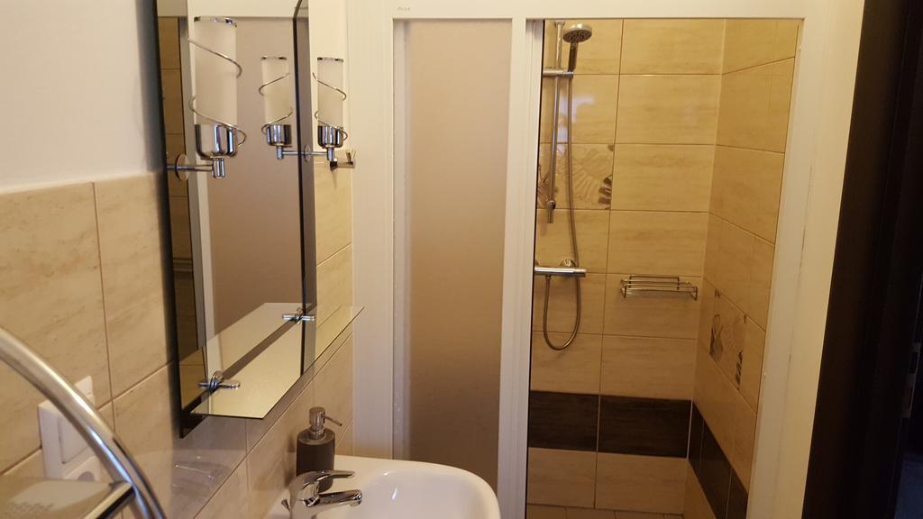 Pension Diana-Parndorf Luaran gambar