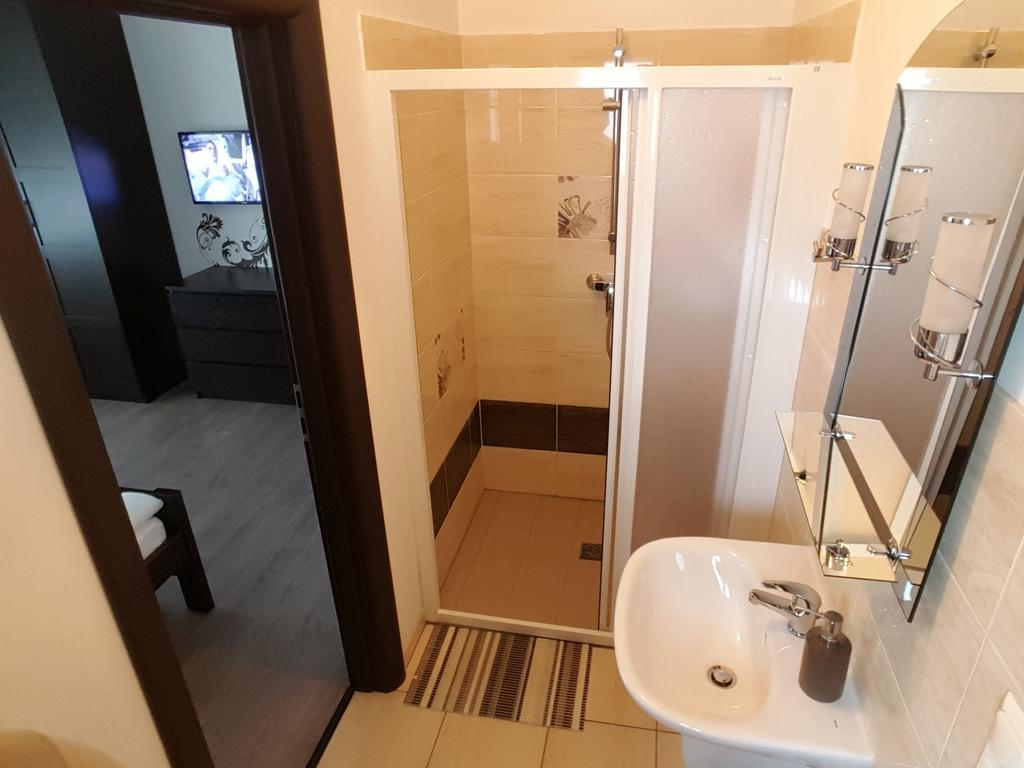 Pension Diana-Parndorf Luaran gambar