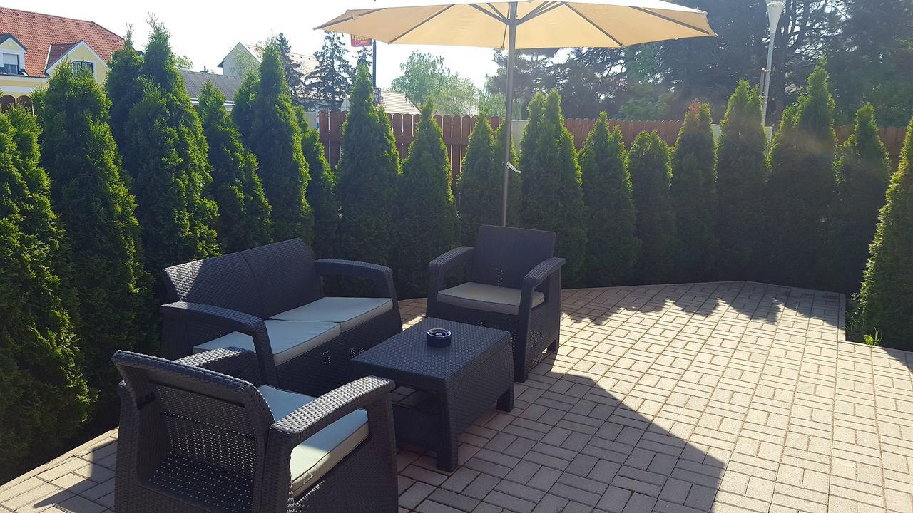 Pension Diana-Parndorf Luaran gambar